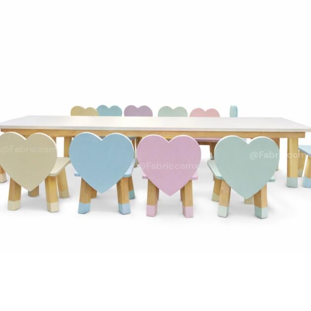 Set de Mesa blanca y 10 sillas corazon