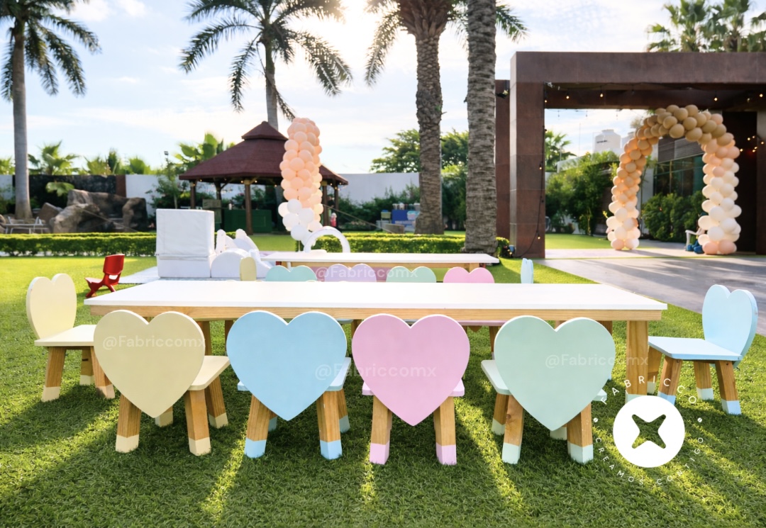 Set de Mesa blanca y 10 sillas corazon - Image 2