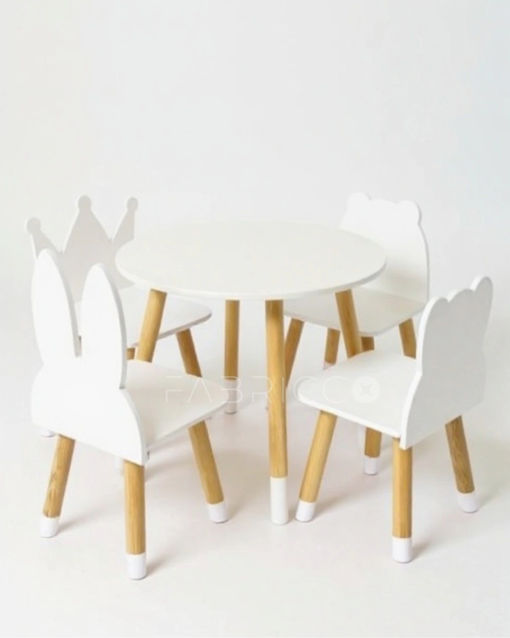 Set de Mesa blanca circular y 4 sillas