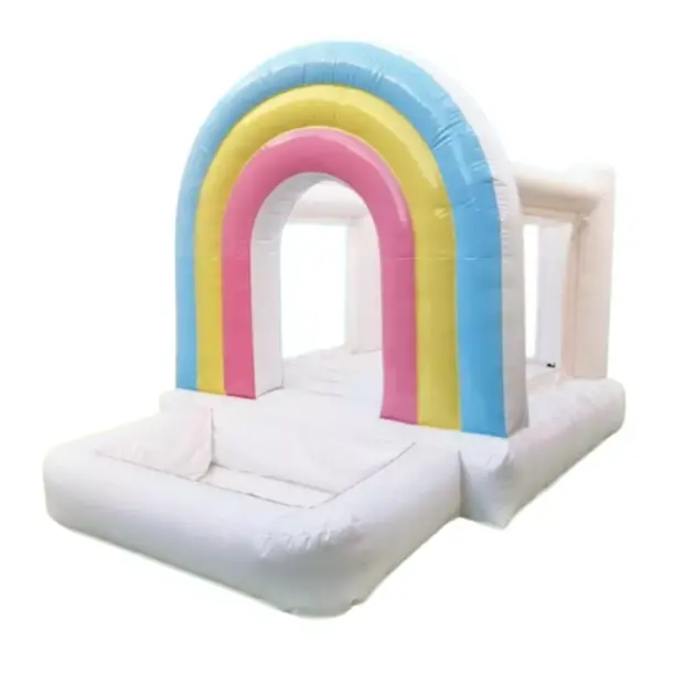 Inflable Arcoíris con alberca de pelotas